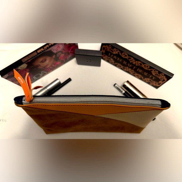 ❤️MAKEUP BAG❤️SUEDE & MIXED COLORS OF VINYL❤️ - Picture 3 of 7